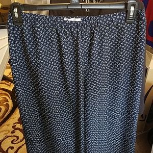 Casual light pants. Stretch waist. Size large